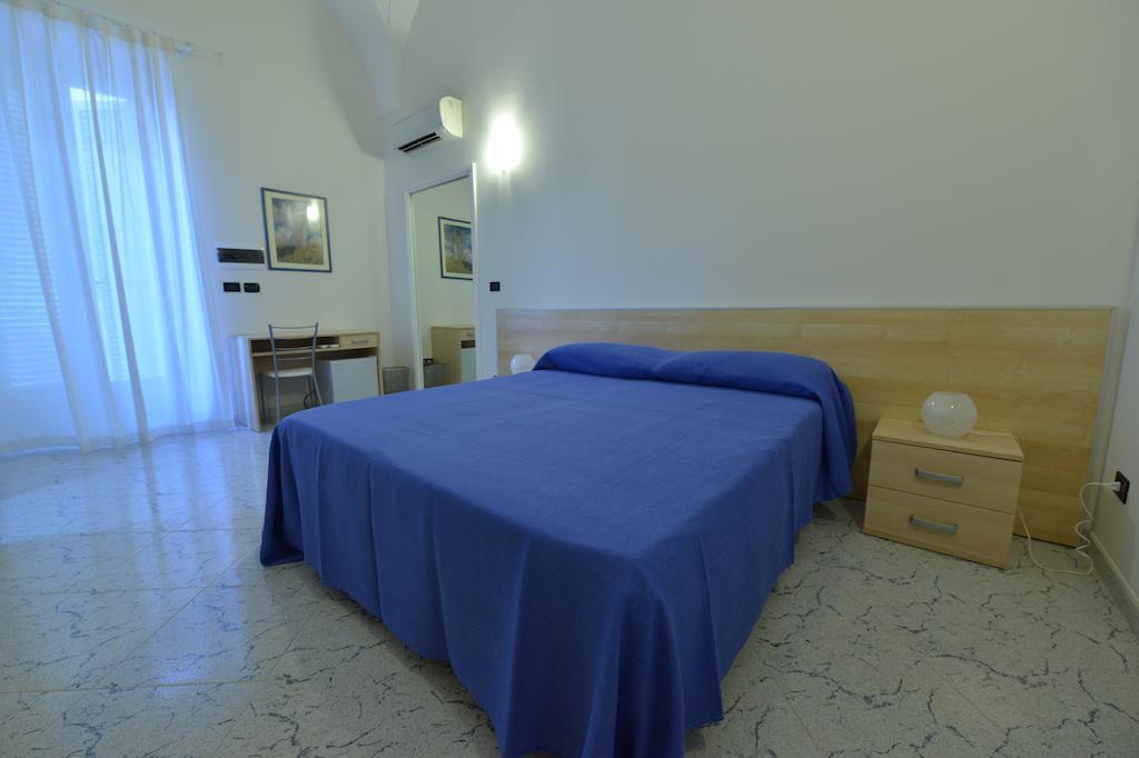 Il Normanno Hotel Mesagne Szoba fotó